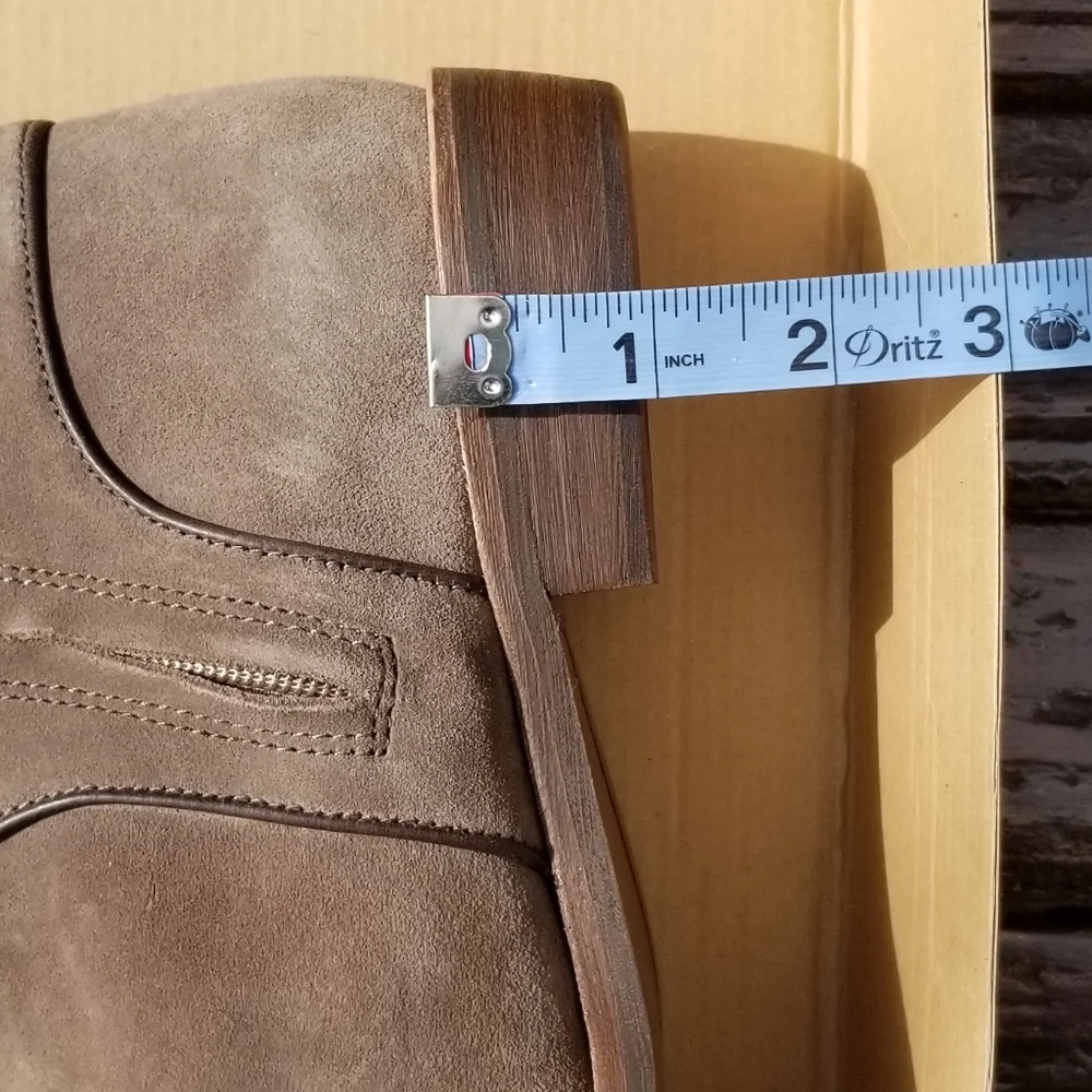 UGG Women's Tall Brown Boots - Picture 11 of 12